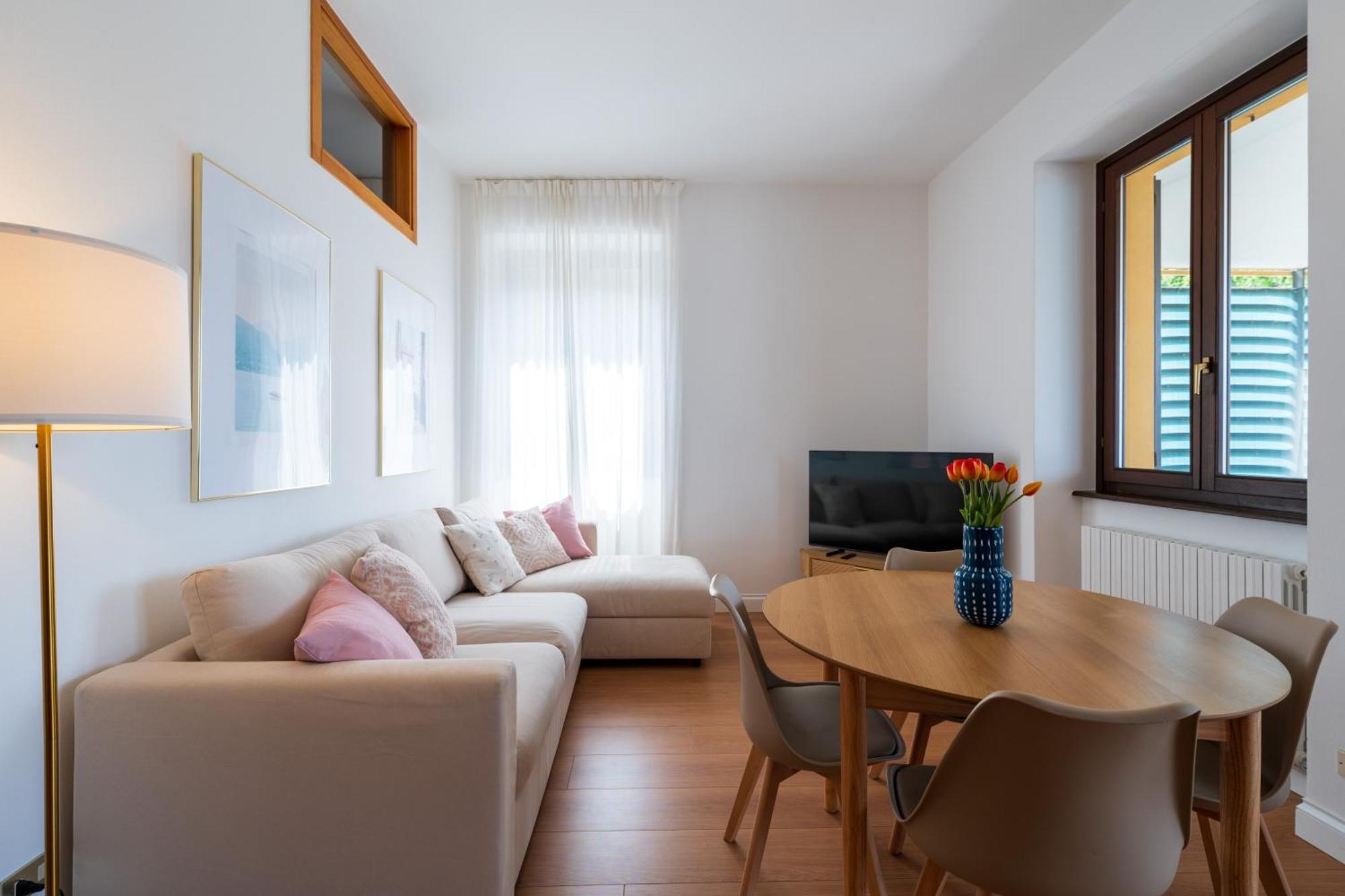 Stunning Apartment- Terrace And Swimming Pool เบลลาโน ภายนอก รูปภาพ